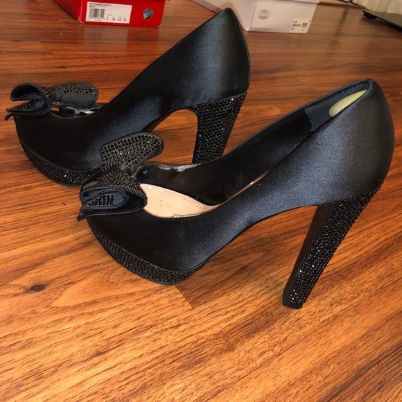 Platform & Bedazzled 🖤🖤 - Picture 1 of 4